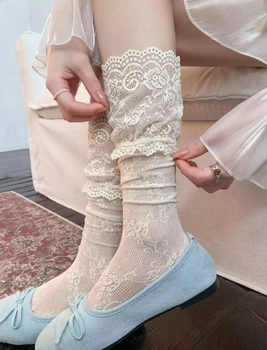 Women’s Sheer Floral Lace Ruffle Ankle Socks – Vintage Frill Stretch Socks